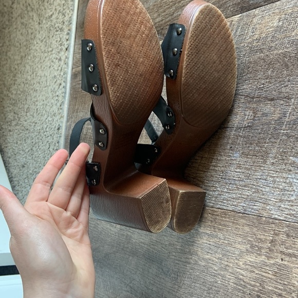 Maurices Faux Wood Heeled‎ Sandals Studded Block Heel Black Leather - Picture 6 of 10